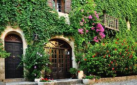 S.Nikolis' Historic Boutique Hotel